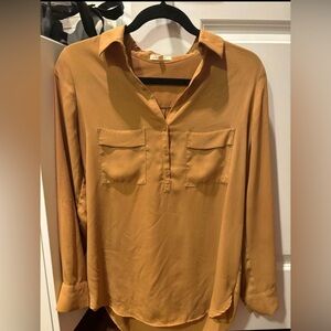 Nordstrom pleione women’s camel blouse size XS (fits like S)